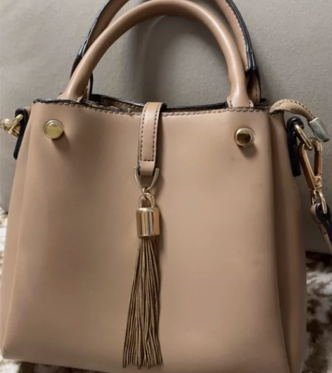 稻草人小巧女包精致女生斜挎包质感聚会单肩包...