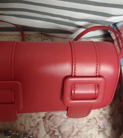 出包包，除了米白色那款都是全新，一次都没有...