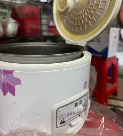 电饭煲一个 仅自提 功能齐全 还可以使用 ...