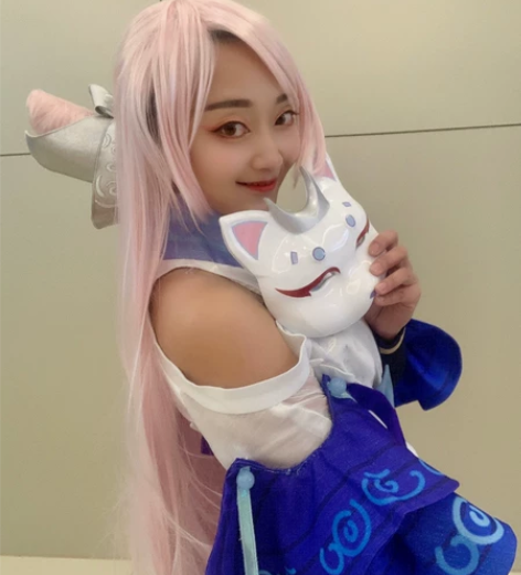 殿光镜影 哔哩哔哩装扮自带头像框出借tag...