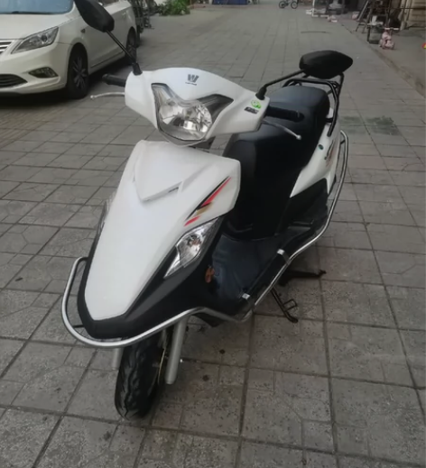 豪爵VF125！21年出厂！加装LED灯泡...