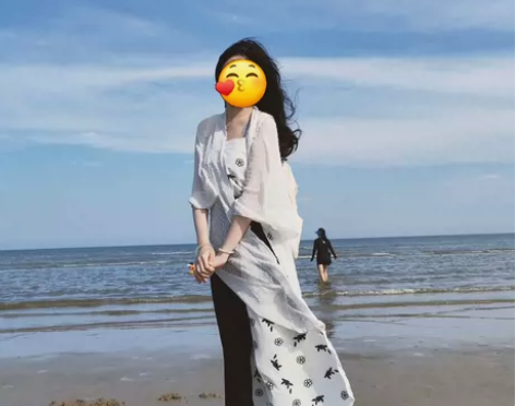 【出】是一个汉服三件套哈 有一件白色长干寺...