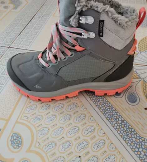 全新迪卡侬滑雪鞋 实体店购入四百 价格可议...