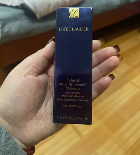 雅诗兰黛粉底液全新未使用,需要的买呀!!!...