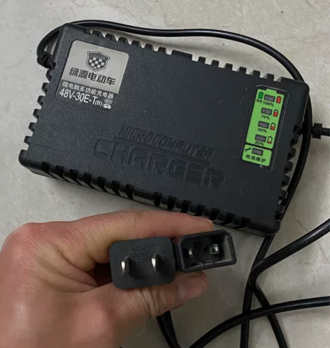 绿源48V-30E-T充电器原装无拆修正常...