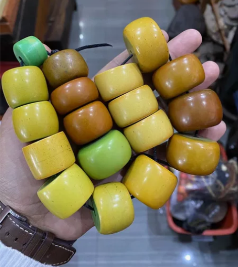 藏传老藏蜡!老绿料 老赛璐璐材质!稀有老绿...