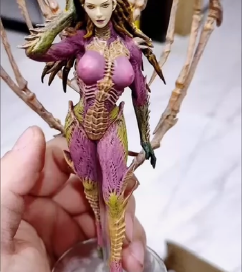 暴雪正版星际争霸机枪兵雷诺刀锋虫族女 王凯...