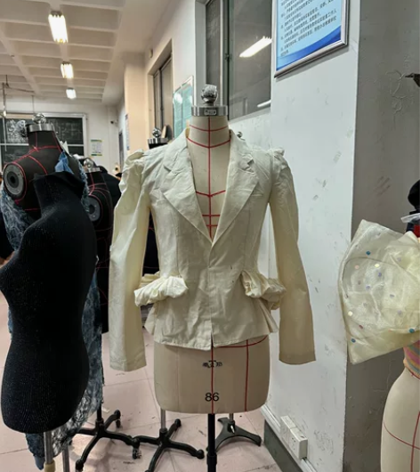 服装设计结课作业 打版 设计款西装白坯布 ...