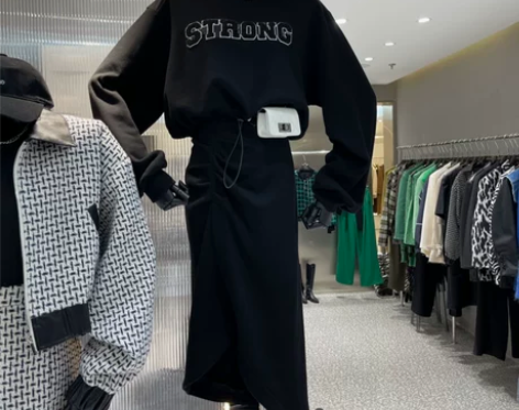 2021韩版休闲运动风字母宽松百搭时尚卫衣...