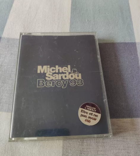 法国产法语双盒磁带 品相如图，正常播放，音...