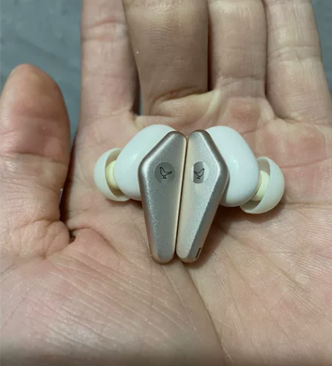 air+2暖白色几乎全新一对 感兴趣的话点...