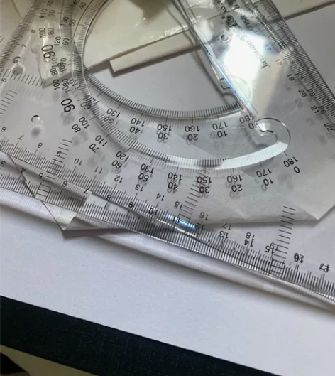 速写板+三角尺两把 感兴趣的话点“我想要”...