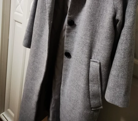 小号灰色茧型涂鸦大衣便宜出 感兴趣的话点“...