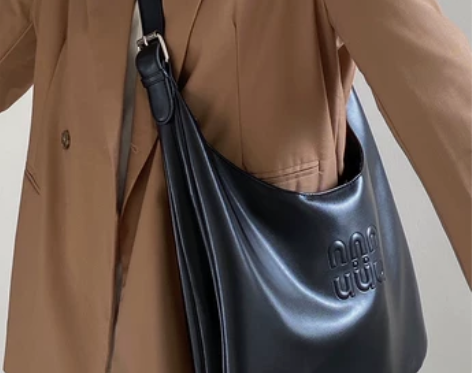 ?大容量软皮托特包女2023新款黑色高级感...