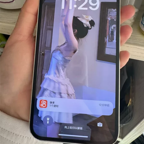 iPhone12国行白色128G。电池84...