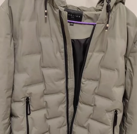 唐狮羽绒服，16584A适合165到170...