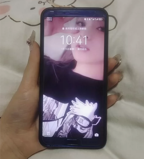 荣耀v10 自家小孩偷摸从转转买的感兴趣的...