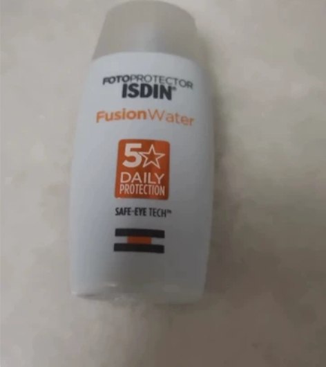 闲置出怡思丁防晒，还是满的，见图2，感兴趣...