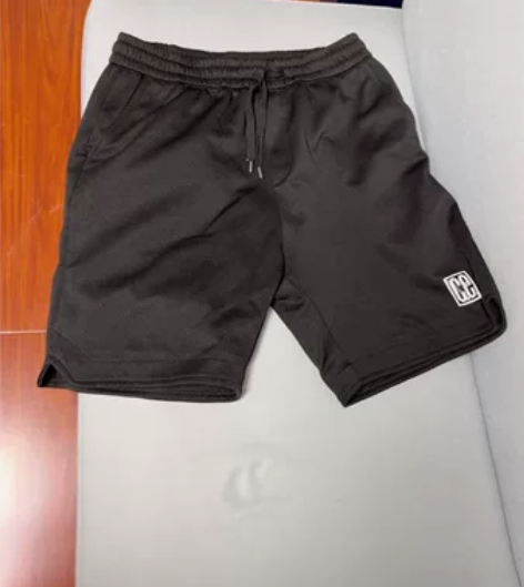 男生时尚潮运动短裤，均码，39元包邮不退换...