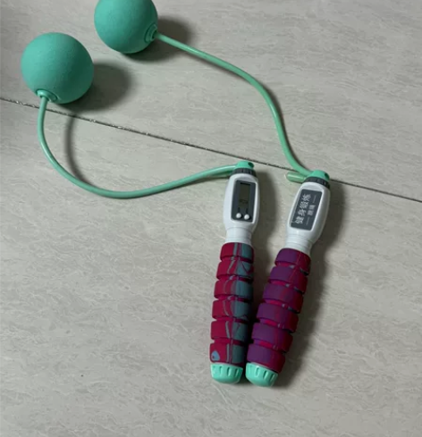 跳绳 负重里 无绳款 功能完好 带计数9....