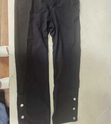 两件全新男士牛仔裤XXL 适合瘦高的人分别...