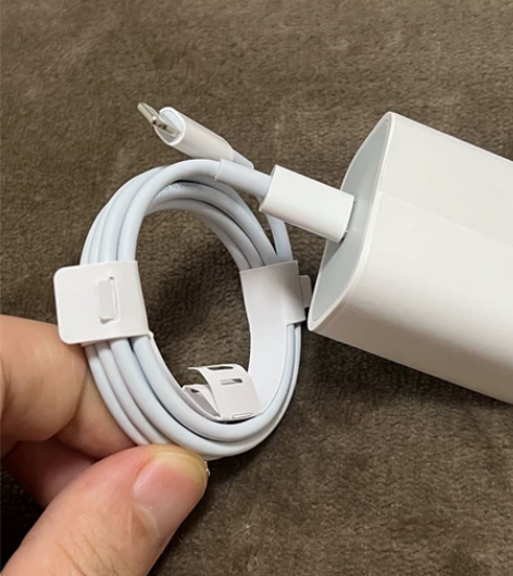 个人转让原装苹果13充电器20w的pd快充...