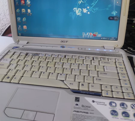 宏碁笔记本,因特尔处理器奔腾双核,WIN7...