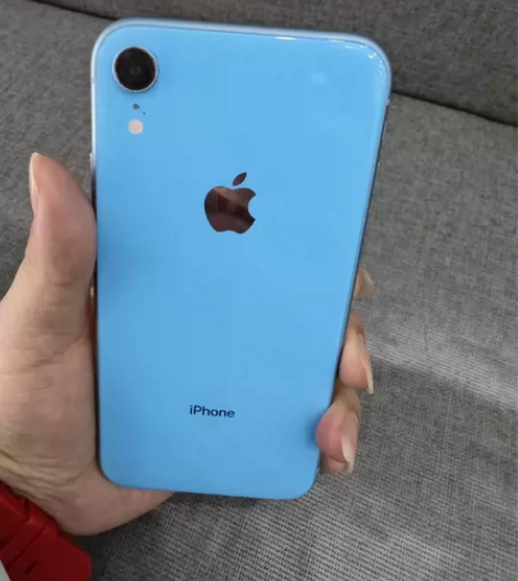 苹果XR，美版无锁，可以装双卡，64G内存...