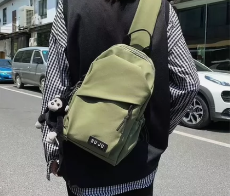 【特价】斜挎包男士休闲胸包ins简约潮流小...