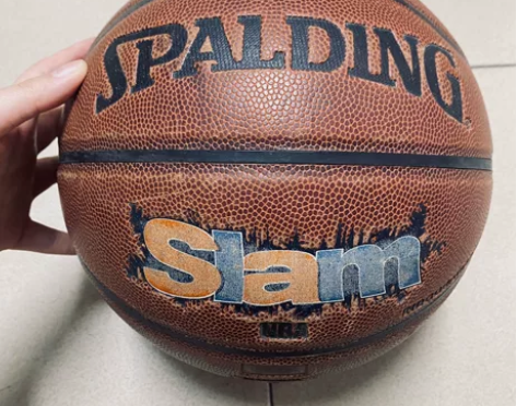 手感好 斯伯丁篮球slam用的时间比较久感...