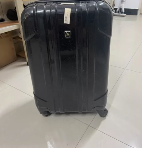 爱华仕拉杆箱20寸 黑色 有磕碰 其中一个...