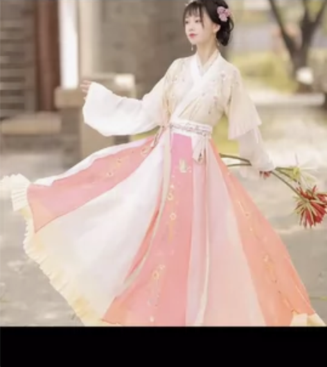 正品妃亦坊汉服，原价138，50卖 感兴趣...