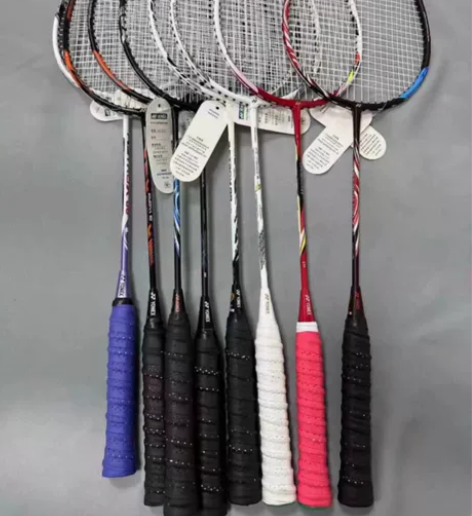 【全新闲置】原价一千多尤尼克斯羽毛球拍天斧...