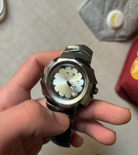 Oakley 欧克利刀锋手表 感兴趣的话点...