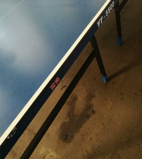 闲置标准球桌出售，送桌网，新旧如图。桌腿可...