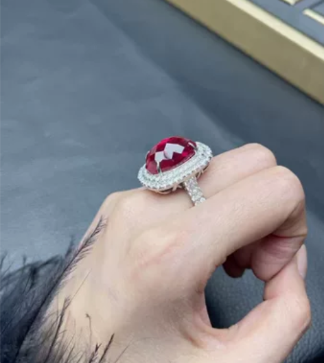 缅甸无烧玫红宝石，硬度同等钻石，秒过钻石笔...