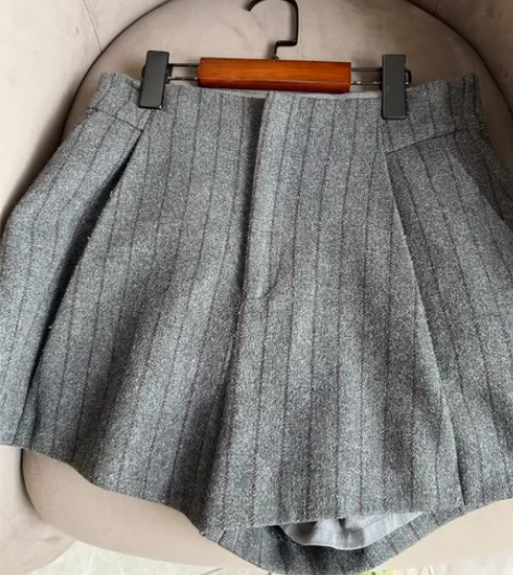 Zll 毛呢裤，有型…… 感兴趣的话点“我...