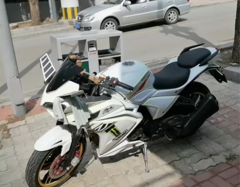 鹏程18年6月上牌行驶5000公里保险到6...