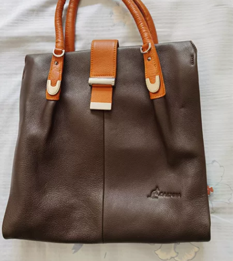 袋鼠牌真皮女包，全新，带包装 感兴趣的话点...