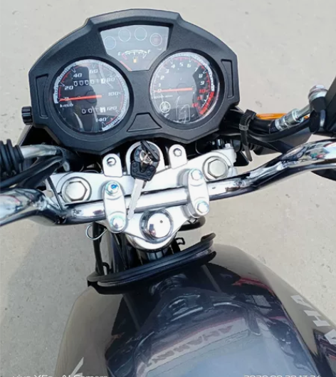 本人出售一辆2020年上牌的雅马哈天剑摩托...