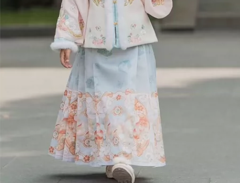 汉服女童古装儿童拜年服宝宝唐装加厚古风马面...