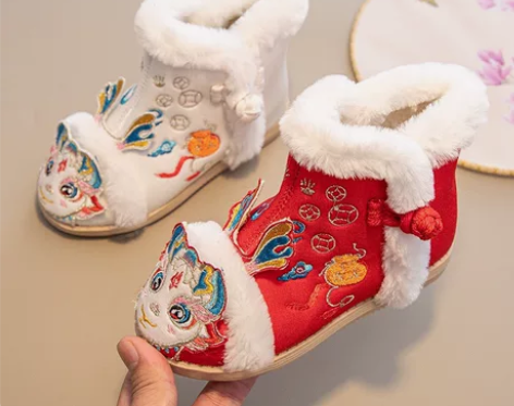全新品质款龙年新款女童汉服鞋子古风棉靴古装...