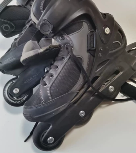 迪卡侬轮滑鞋旱冰鞋 鞋很好穿 只是现在不玩...