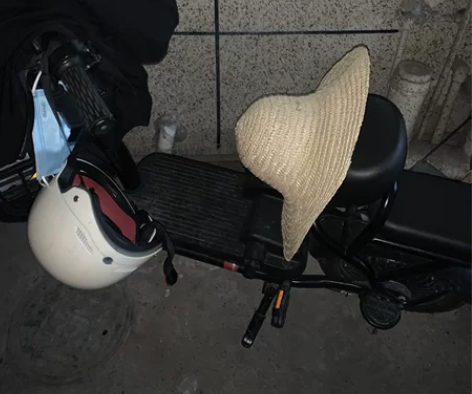 新国标电动车哈啰棒途二手车，永康自提 感兴...