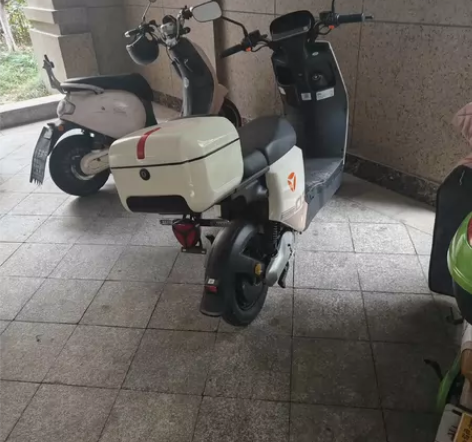新车3599买的亏出雅迪电瓶车，前后碟刹，...