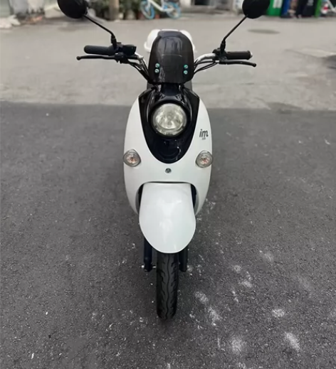 出朋友的绿源小电动车！外观嘎嘎新！和新车一...