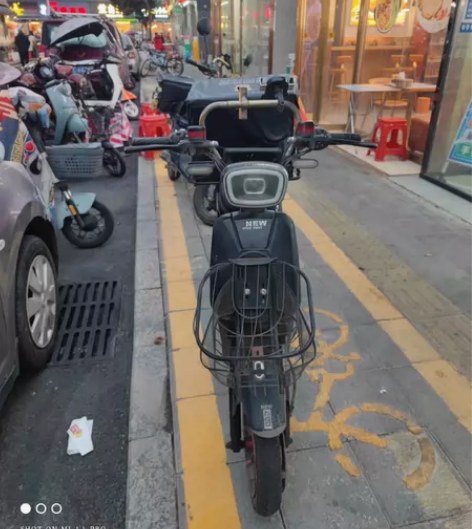 帮朋友出绿源009电动车车架 送外卖箱子+...