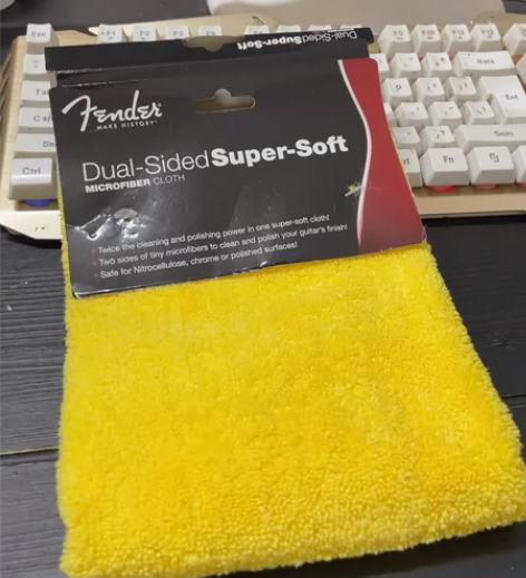 fender高端擦琴布、全新未使用。里面是...