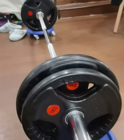 全新厂家直销黑色包胶杠铃片 手抓铸铁杠铃片...