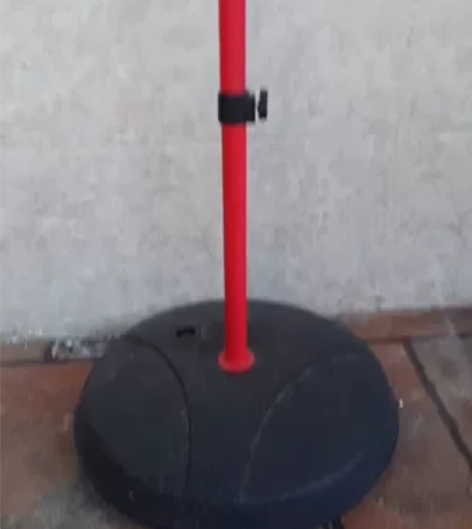 儿童篮球架，高度可调节，最高1米五。篮筐直...